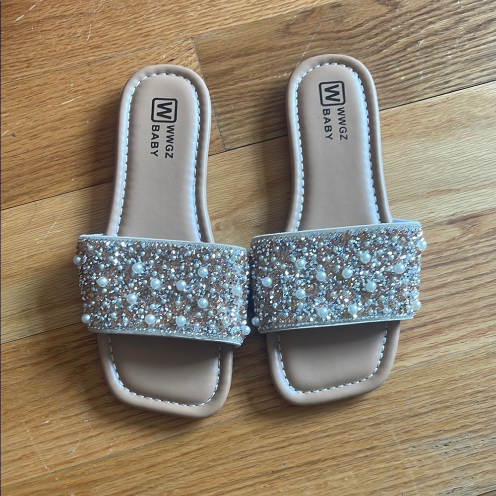 Girls Slip On Sandals - (34)/US 3